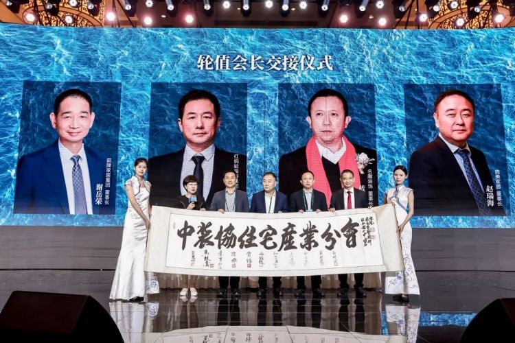 ���˹��ʹ���-׷�󿵽�,����һ������