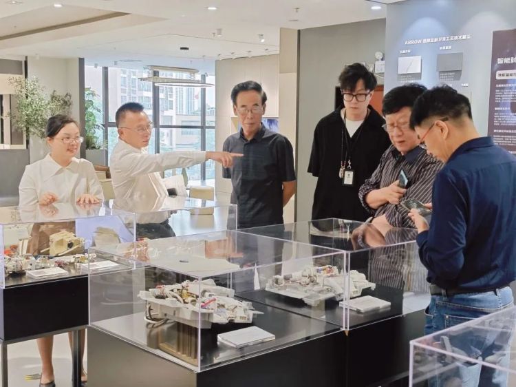 ���˹��ʹ���-׷�󿵽�,����һ������