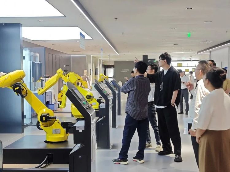 ���˹��ʹ���-׷�󿵽�,����һ������