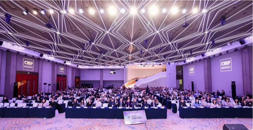 ���˹��ʹ���-׷�󿵽�,����һ������